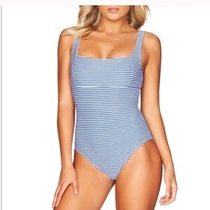 Sea level one piece swim